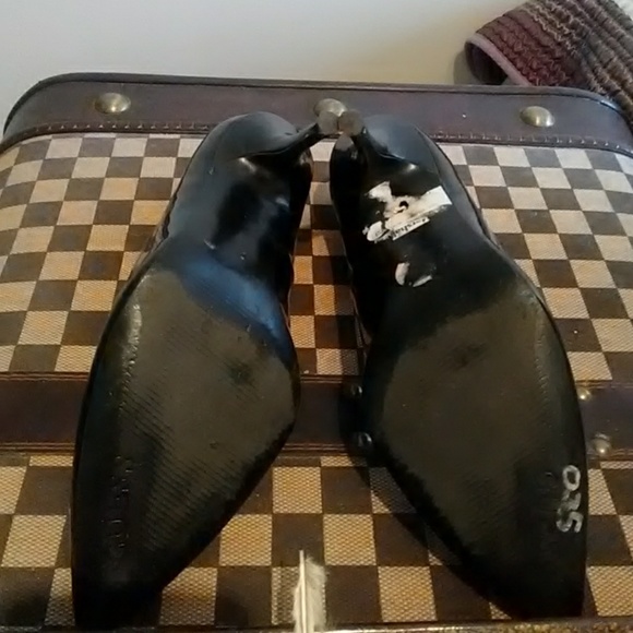Guess Black Heels-Some minor scuffs - Picture 6 of 6